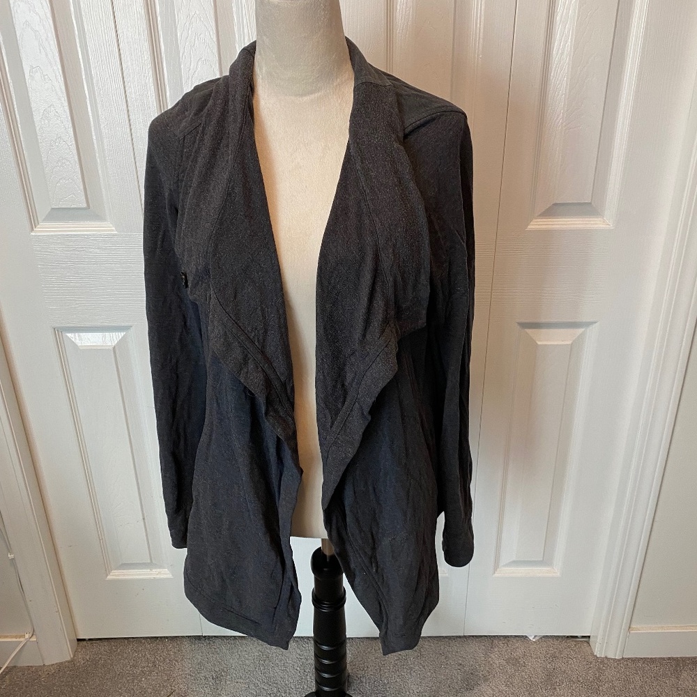 Womens Lululemon size 6 open cardigan